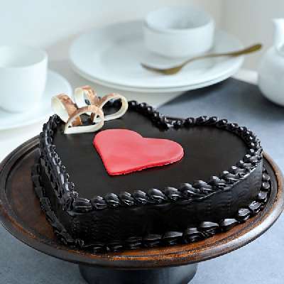 Chocolate Heart Shape Cake [ 1/2 Kg]