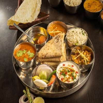Thaal Mel Deluxe Thali