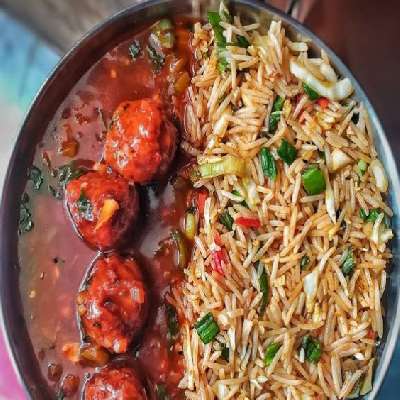 Veg Fried Rice With Manchurian Gravy