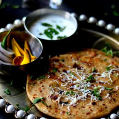Palak With Cheese Paratha
