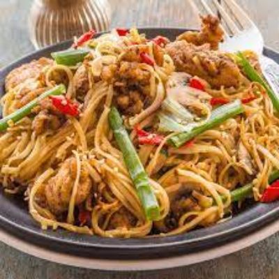 Pan Fried Noodles Chicken