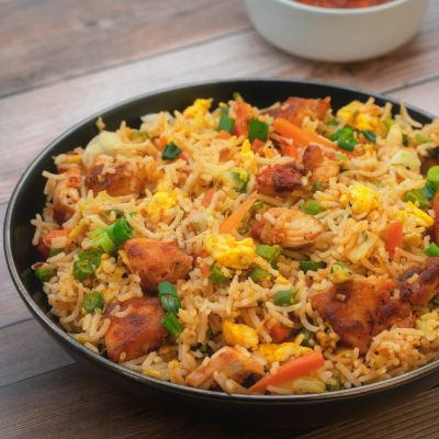 Egg Fried Rice With Chilli Chicken