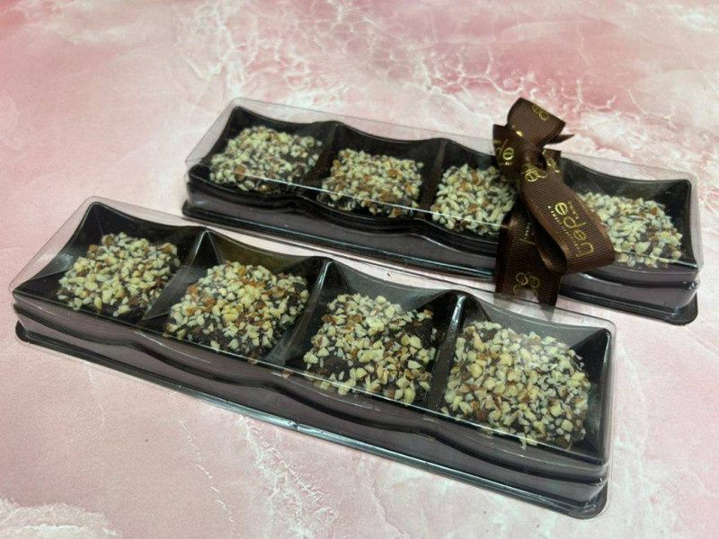 Almond Chocolate Brittle 4 Pcs