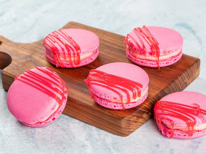 Strawberry Macaroon