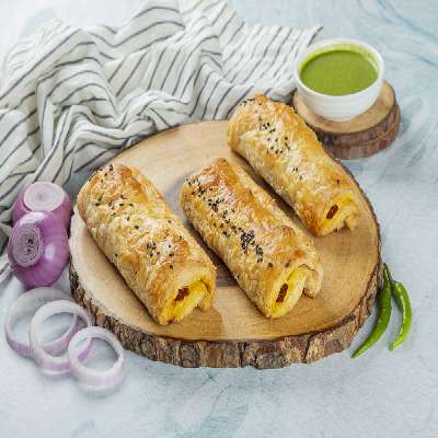 Butter Chicken Puff