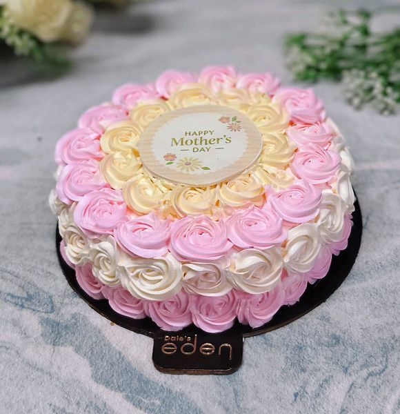 Mothers Day Dutch Truffle Flower Cake 600Gm