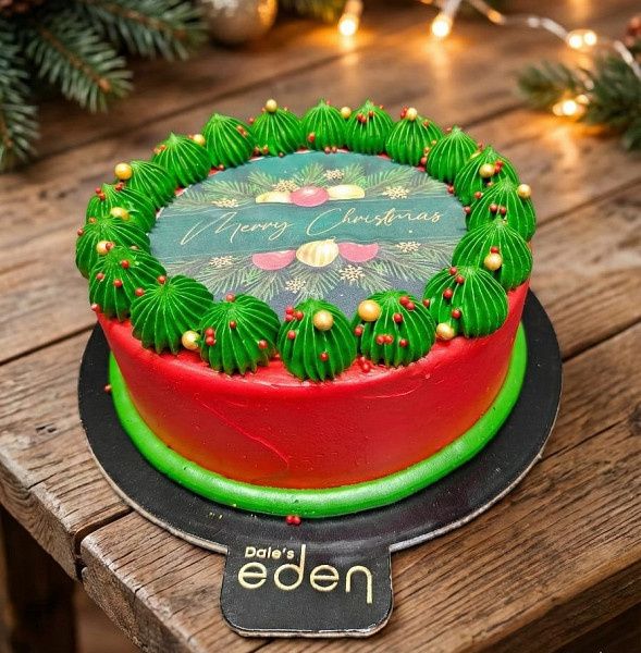 Christmas Strawberry Cake