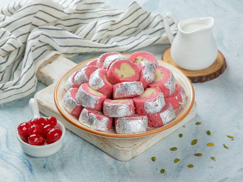 Strawberry Mawa Slice