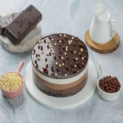Tripple Chocolate Mousse Cake 600Gm