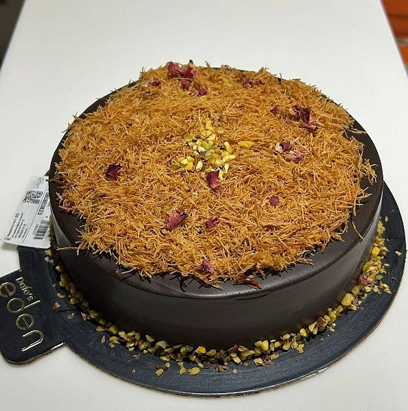 Dubai Kunafa Chocolate Cake