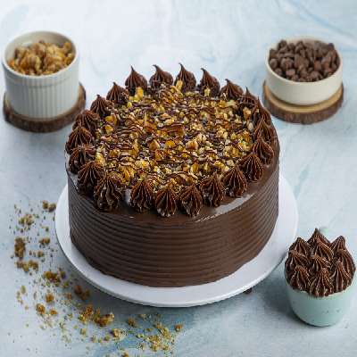 Sweet Crunch Chocolate Cake