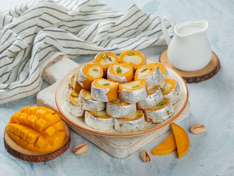 Mango Mawa Slice