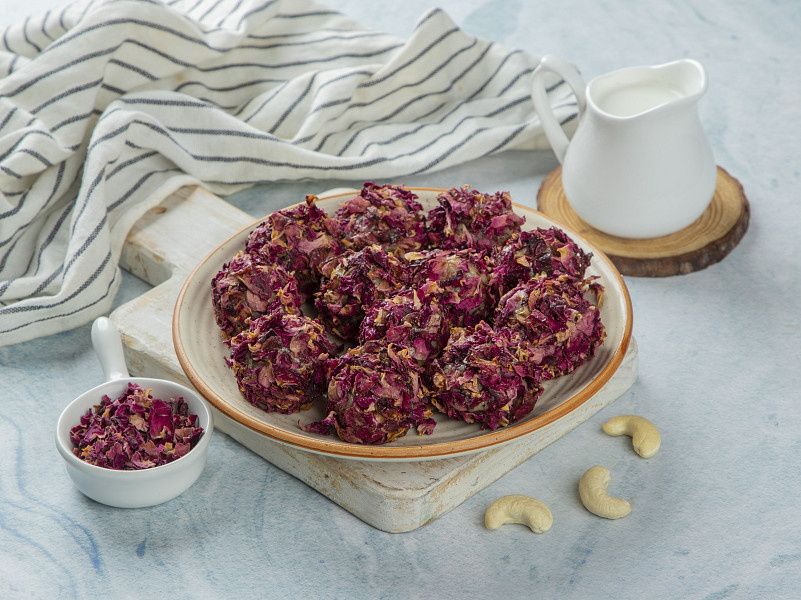 Rose Dry Fruit Ball