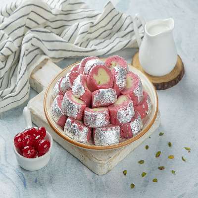 Strawberry Mawa Slice 250Gm