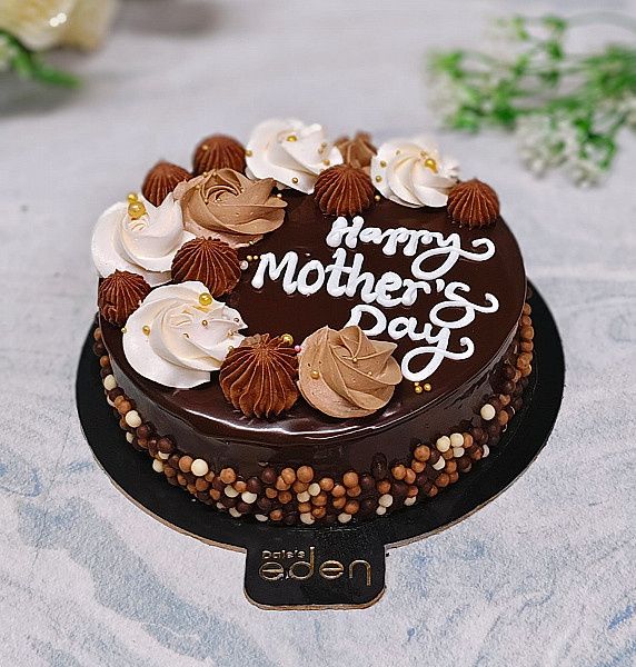 Mothers Day Nutty Nutella Cake 600Gm