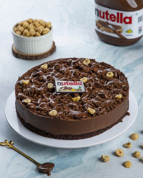 Nutella Crunchy Cake