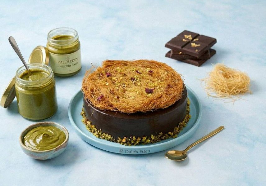 Dubai Kunafa Chocolate Cake