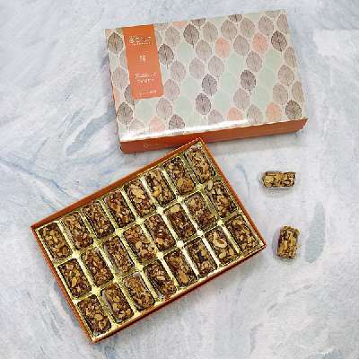 Almond Dates Roll Gifting