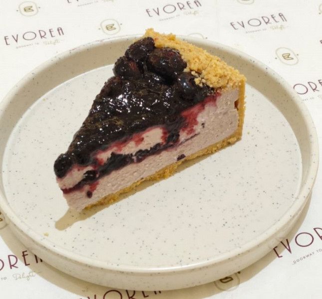 Blueberry Cold Cheesecake Pastry