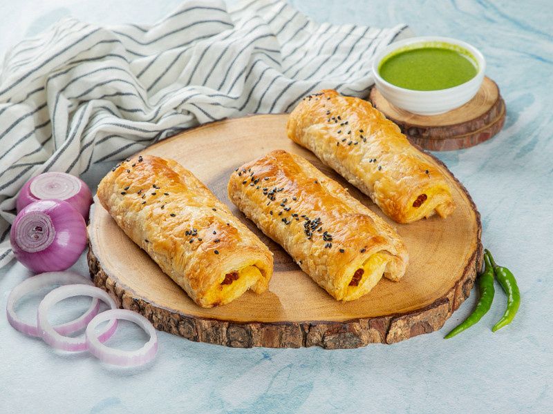 Butter Chicken Puff