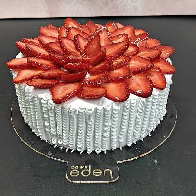 Strawberry Cake Gateau