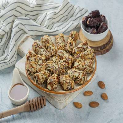 Almond Dates Roll 500Gm