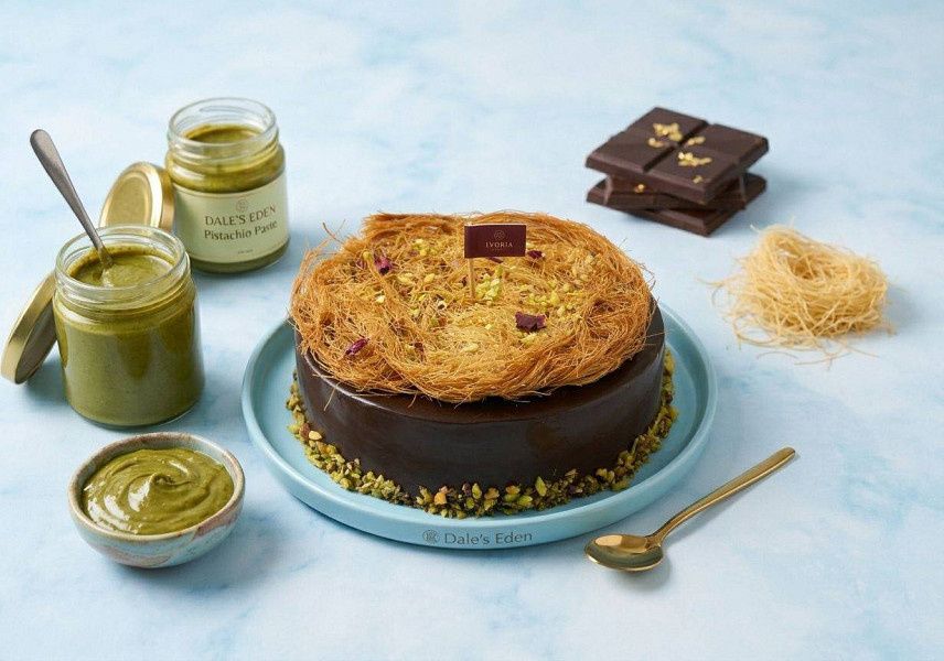 Dubai Kunafa Chocolate Cake