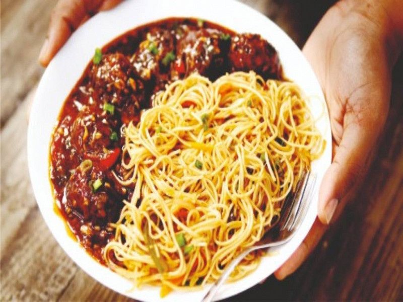 Veg Hakka Noodles With Veg Manchurian Gravy