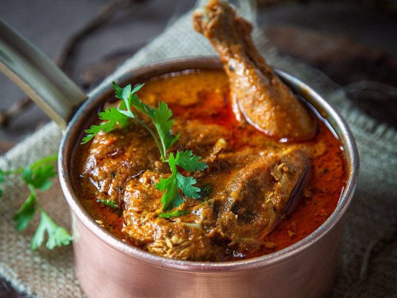 Chicken Curry With 3 Tandoori Roti