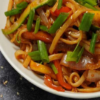 Asian Style Stir Fried Vegetable Noodles