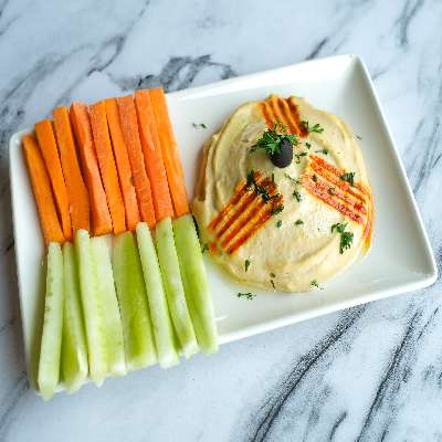 Hummus With Carrot Sticks & Cucumber