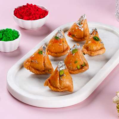Samosa Sweet Gujiya