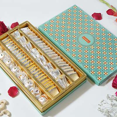 Assorted Golden Super Kaju Box