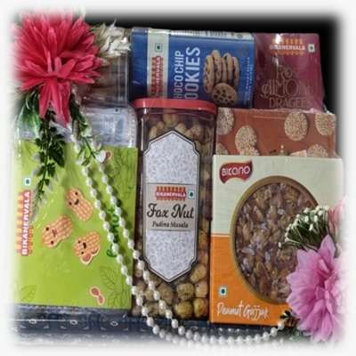 Deluxe Gajjak and Snack Hamper