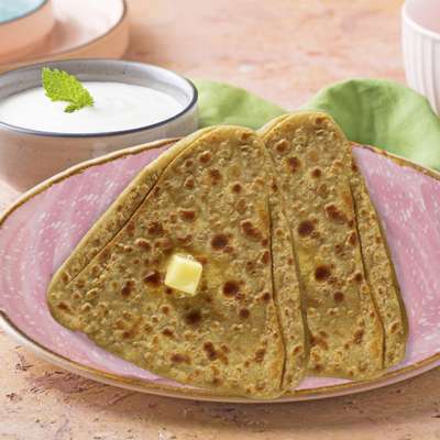 Tawa Parantha With Curd