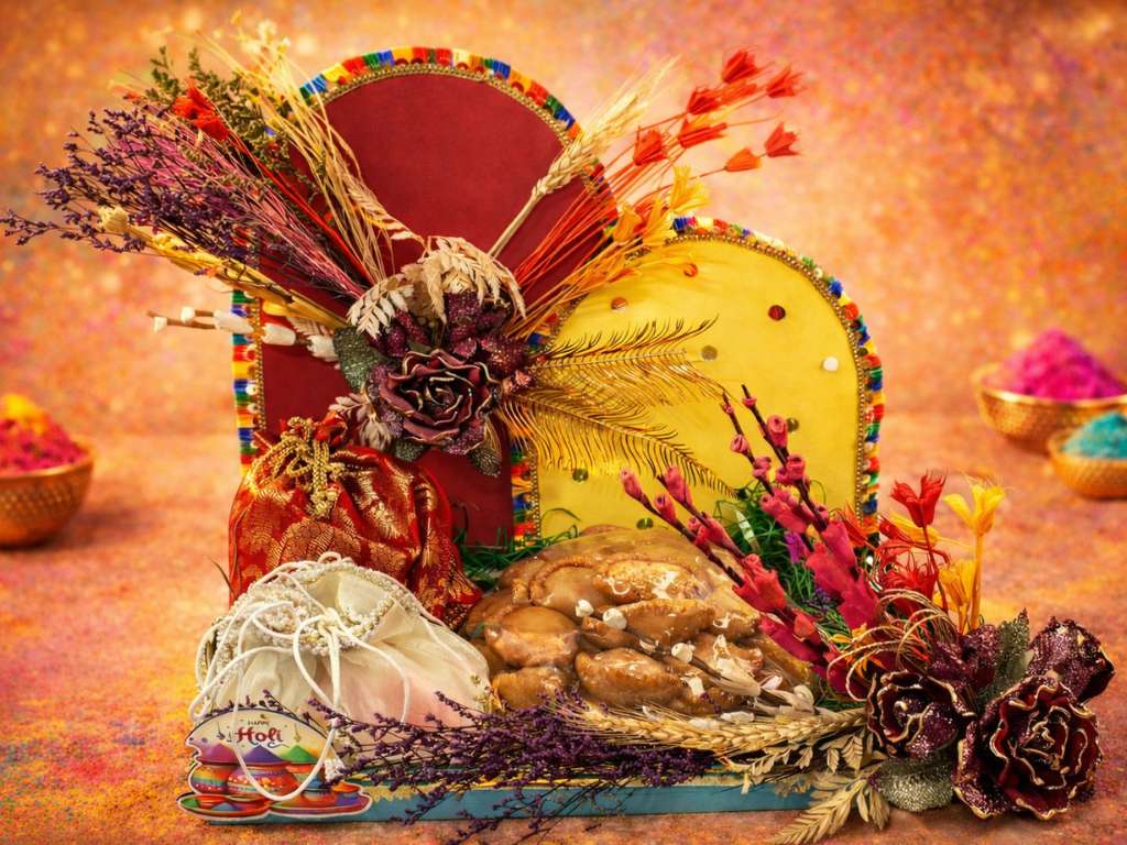 SnackPack Holi Hamper