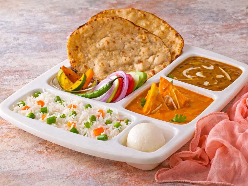 Special Thali With Tandoori Roti