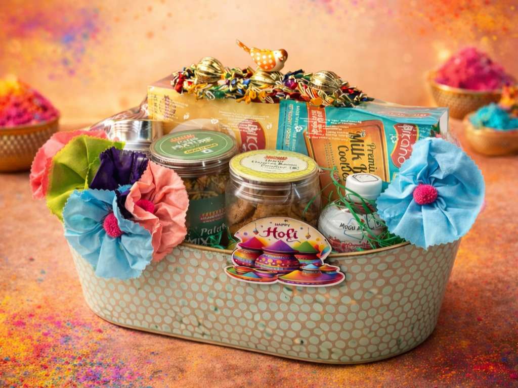 Khatta Meetha Holi Hamper