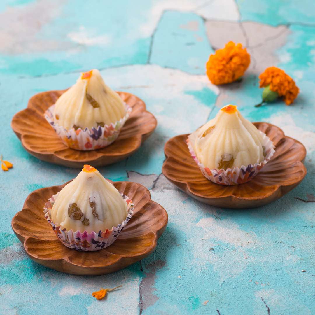 Khoya Kaju Kishmish Modak