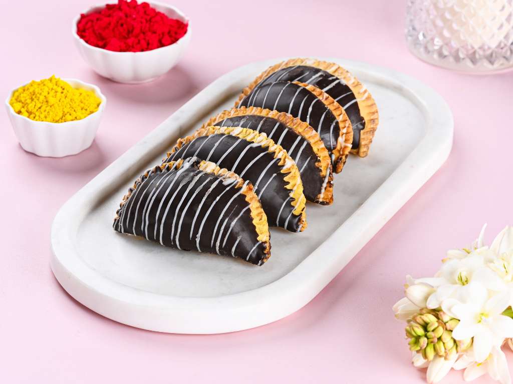 Desi Ghee Chocolate Gujiya