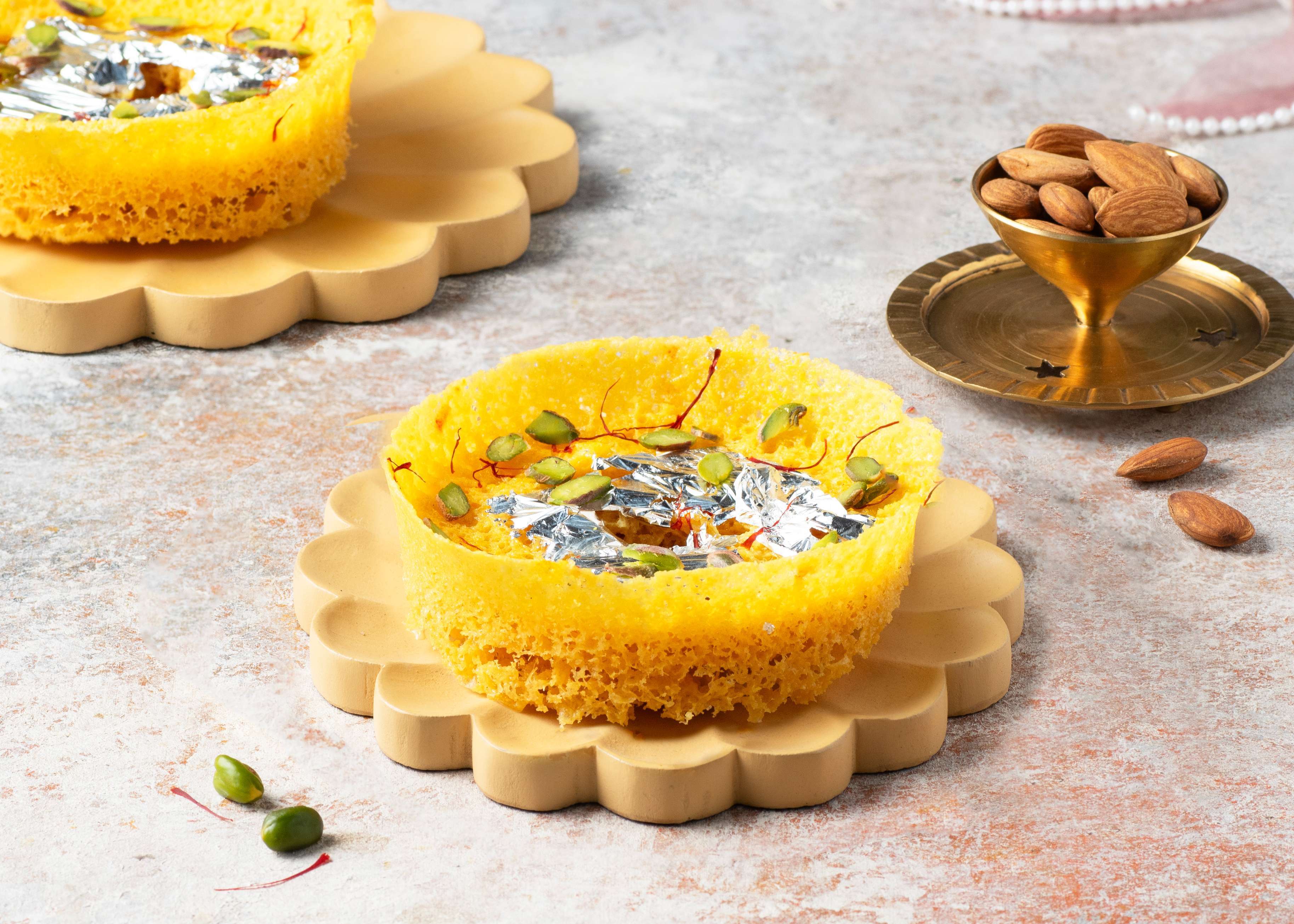 Ghewar Kesar Rabri Small (1/2/4 Pieces)