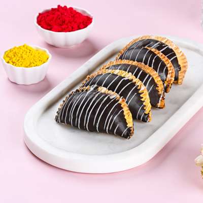 Chocolate Sweet Gujiya