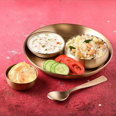 Sabudana Khichdi with Raita & Chips