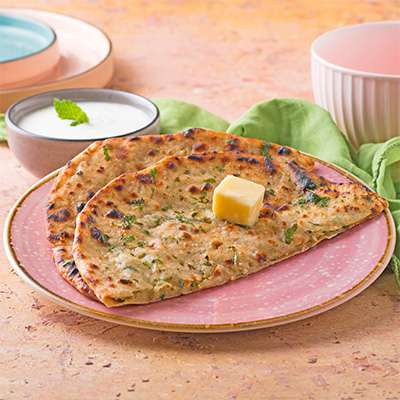 Aloo Parantha With Curd