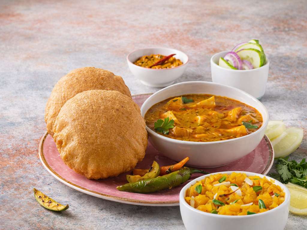 Puri Sabji With Halwa