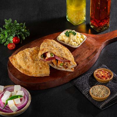 Calzone BBQ Paneer