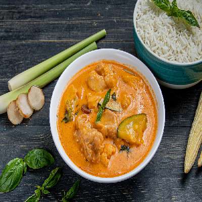 Chicken Thai Red Curry With Steam Rice