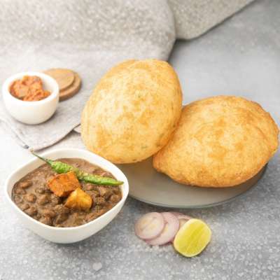 Chole Bhature (2 Pc)