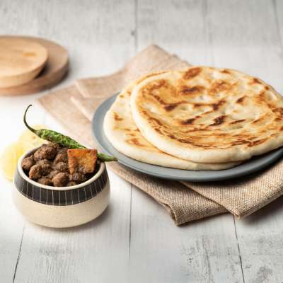 Baked Kulcha with Chole 2 Pcs