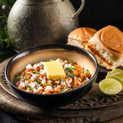 Pav Bhaji (Serves 1)